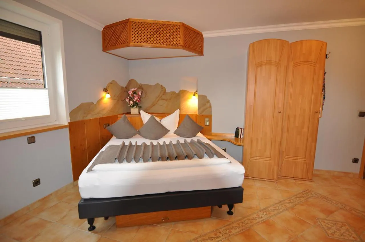 Hotel Pension Blumenbach Berlin 2*,